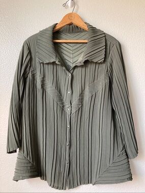 Babette San Francisco Micro pleated Plisse snap front Top Origami Crinkle Blouse